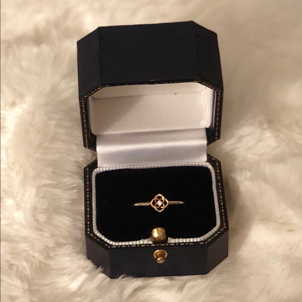 Kendra Scott size 7 14k Yellow Gold White Diamond